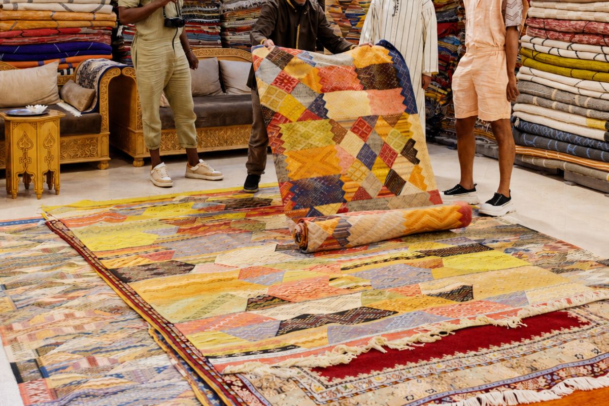 Buying a Rug in the Marrakech Souk: What to Expect Buying a Rug in the Marrakech Souk: What to Expect